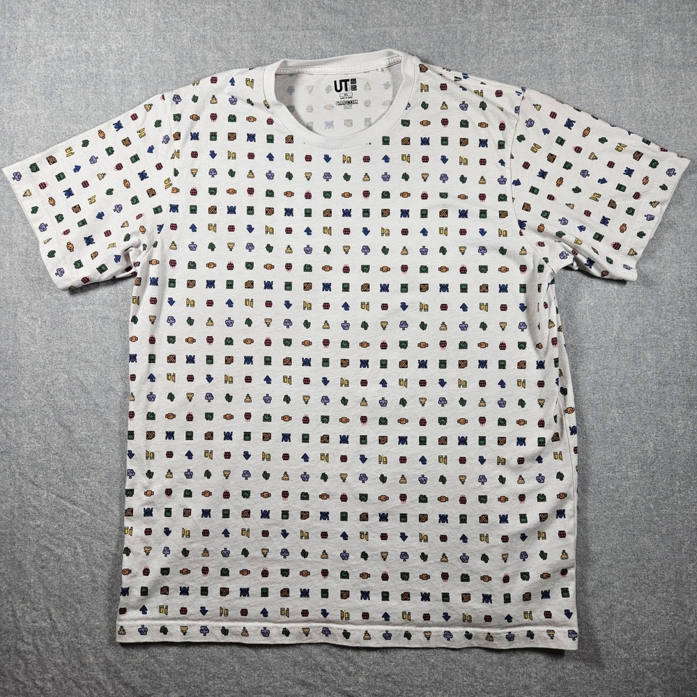 Uniqlo UT Capcom Monster Hunter Pixel Art T-Shirt Mens XL‎ White Makaimura